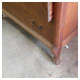 Solid Wood Vintage 4 drawer dresser...
