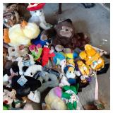 Large variety lot of stuffed toys i...