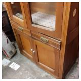 Vintage wood Display Hutch with 2 g...