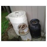 Lot containing large heavy duty pla...