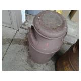 Lot of 2 heavy duty metal vintage m...