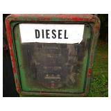 Antique Heavy Duty Metal Short Gas pump Approximate measurements: 20.5x57x17.5"  *functionality is unknown*