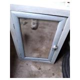 Vintage medicine cabinet *door stuc...