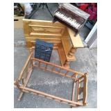 Vintage Crib, needs repair, 15 draw...