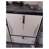 Antique Cook Stove 40"×23"×40"...