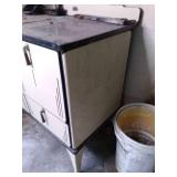 Antique Cook Stove 40"×23"×40"...