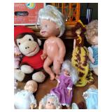Large lot of Vintage dolls, curious...