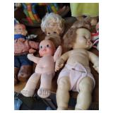 Large lot of Vintage dolls, curious...
