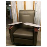 Mobile Extra Wide Patient Reclining Geri Chair With Moveable Side Trays - Nice Condition - Fabric Has Wear Spots In Corners