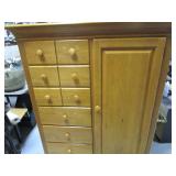 Armoire 46"x20"x63"