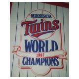 (3) Minnesota Twins Pennants. 1987, 1991.