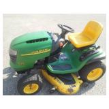 John Deere Garden Tractor L120.