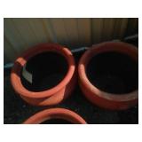 4 Ceramic Pots.