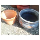 2 Ceramic Pots.