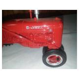 Farmall tractor - Wide rear wheels