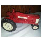 Farmall tractor 350 great condition.