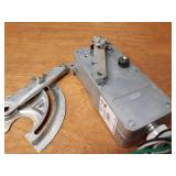 (2) Multiproducts TB2001 Damper Actuators