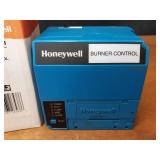 Lot of Honeywell Controls - Burner Control and More
