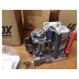 Lot of (4) Lennox / Honeywell Gas Valves