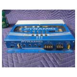 Pyramid Super Blue PB446X 600 watt Amplifier