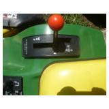 John Deere 165 Lawn Tractor