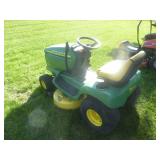 John Deere LT155 Lawn Tractor