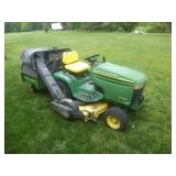 John Deere GT 235 Lawn Tractor