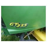 John Deere GT 235 Lawn Tractor