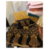 Decorative & Everyday Towels