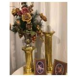 Gold Pillars, Pictures & Arrangement