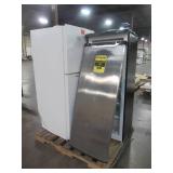 WHOLESALE MIXED PALLET OF REFRIGERATOR AND UPRIGHT FREEZER!