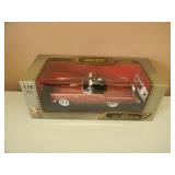 1/18 SCALE DIE-CAST - ROAD SIGNATURE 1957 FORD THUNDERBIRD. NEW IN BOX. GREAT PIECE - SEE PICTURES.