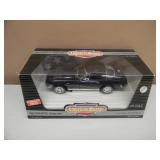 1/18 SCALE DIE-CAST - AMERICAN MUSCLE 1963 CORVETTE STING RAY. NEW IN BOX. GREAT PIECE - SEE PICTURES.