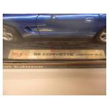 1/18 SCALE DIE-CAST - MAISTO SPECIAL EDITION BLUE 1998 CORVETTE CONVERTIBLE. NEW IN BOX. GREAT PIECE - SEE PICTURES.