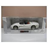 1/18 SCALE DIE-CAST - UT MODELS CLASSIC WHITE CORVETTE. NEW IN BOX. GREAT PIECE - SEE PICTURES.