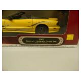 COOL! 1/18 SCALE DIE-CAST - ROAD SIGNATURE 2002 PONTIAC FIREBIRD TRANS AM. NEW IN BOX. GREAT PIECE - SEE PICTURES.