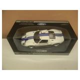1/18 SCALE DIE-CAST - FORD GT CONCEPT. NEW IN BOX. GREAT PIECE - SEE PICTURES.