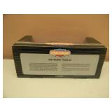 1/18 SCALE DIE-CAST - AMERICAN MUSCLE 1996 FIREBIRD TRANS AM. NEW IN BOX. GREAT PIECE - SEE PICTURES.