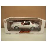 AWESOME! 1/18 SCALE DIE-CAST - GREENLIGHT 1981 CHEVROLET CAMARO Z28. NEW IN BOX. GREAT PIECE - SEE PICTURES.