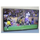 Sharp Aquos LC-60LE550U 60" HD 1080p Widescreen LED Display / Monitor / TV