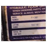 2 Hydraulic Floor Jacks