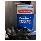 Rubbermaid Car Thermos Electric Cooler, Freezer and Warmer all in one New