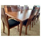 Beautiful Dining Room Table by Shermag