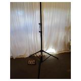 "On Stage" Adjustable Stand