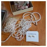 Large lot containing several Freshw...