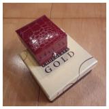 Lot containing earrings. One box is...