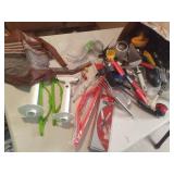 Box Full of Kitchen Items *See Phot...