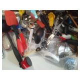 Box Full of Kitchen Items *See Phot...