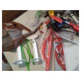 Box Full of Kitchen Items *See Phot...
