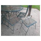 Patio Table 4 Chairs and 2 Side Tab...